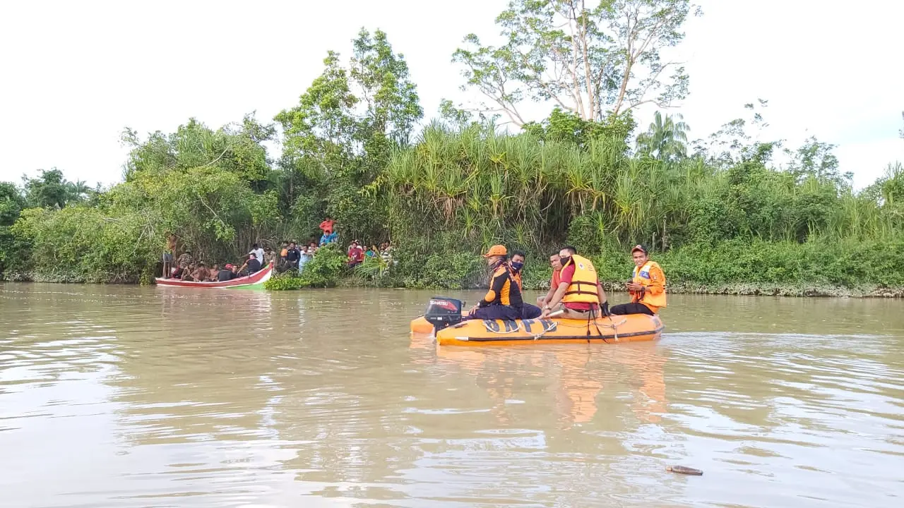 Pencarian terhadap pencari lokan yang hilang di sungai Batang Masang Kabupaten Agam. (Liputan6.com/ Dok BPDB Agam)