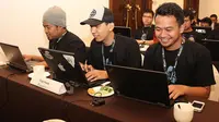   Potensi anak muda Indonesia di bidang kemanan cyber yang tercermin dalam kemampuan Tim Cilok Panas dan Dago Cybernesha  menjuarai lomba “Capture The Flag” mengalahkan tim asing dalam  even CodeBali. (Fotografer Firtra/ CodeBali)