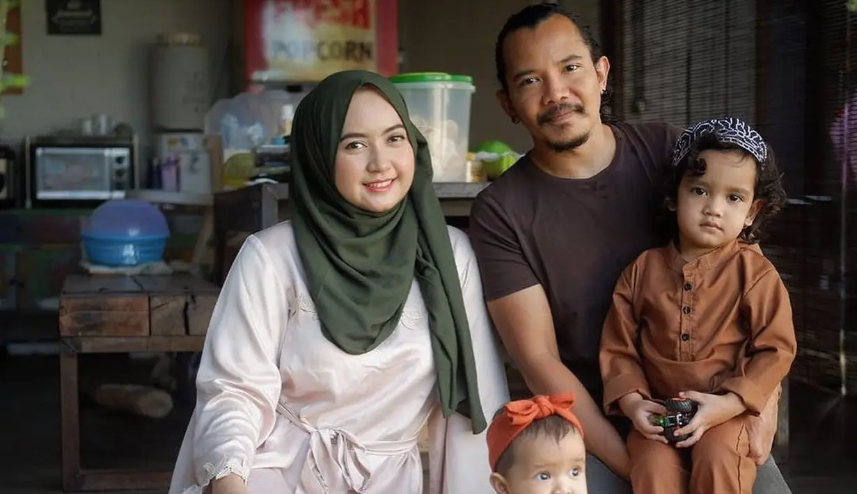 Cella Kotak (Instagram/carolynadewi)