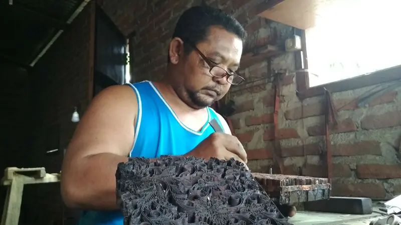 Senjakala Perajin Cap Batik Cirebon