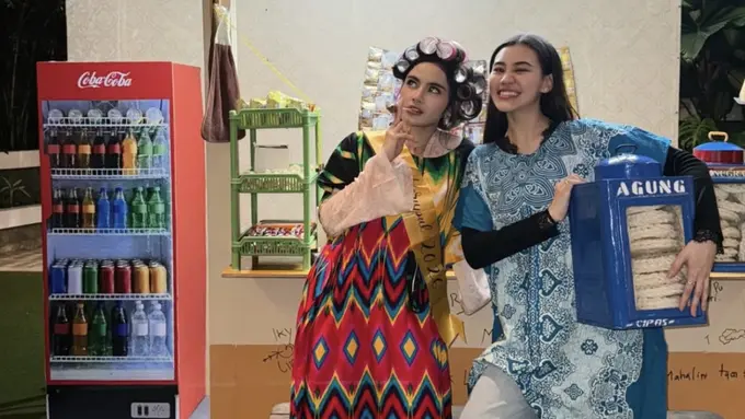 Aaliyah Massaid kenakan daster saat Mahalini Dapat Kejutan Ulang Tahun ke-26 Bertema Warung Kelontongan. [@aaliyah.massaid]