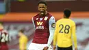 Pemain Aston Villa, Ezri Konsa, saat melawan Arsenal pada laga Premier League di Stadion Villa Park, Selasa (21/7/2020). Aston Villa menang 1-0 atas Arsenal. (AP Photo/Peter Powell,Pool)