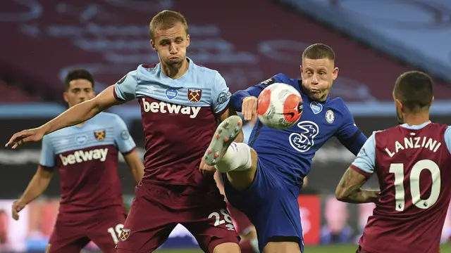 FOTO: Chelsea Tumbang di Markas West Ham United