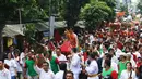 Arak-arakan perayaan Cap Go Meh melewati kawasan Petojo-Cideng, Jakarta, Selasa (19/2). Cap Go Meh merupakan perayaan hari ke-15 peringatan Tahun Baru China atau Imlek. (Liputan6.com/Angga Yuniar)