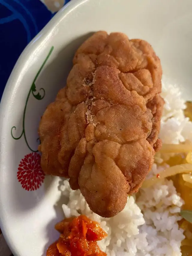6 Potret Ayam Krispi Seperti Pisang Goreng Ini Kocak, Kulitnya Gagal Keriting