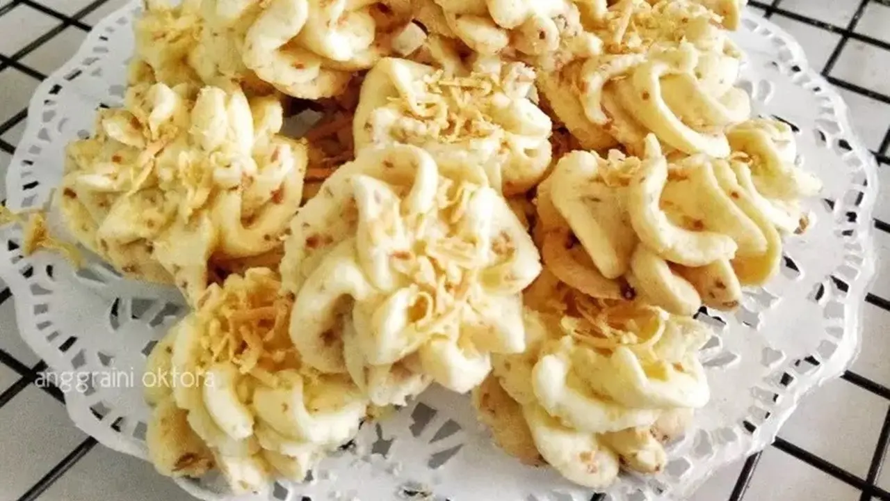 Resep kue sagu keju gurih sebagai sajian Natal. (dok. Cookpad  @AO_200180)