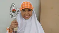 Aqila Micha Sabrina atau yang biasa disapa Micha adalah siswa kelas IV SD Juara Bandung,