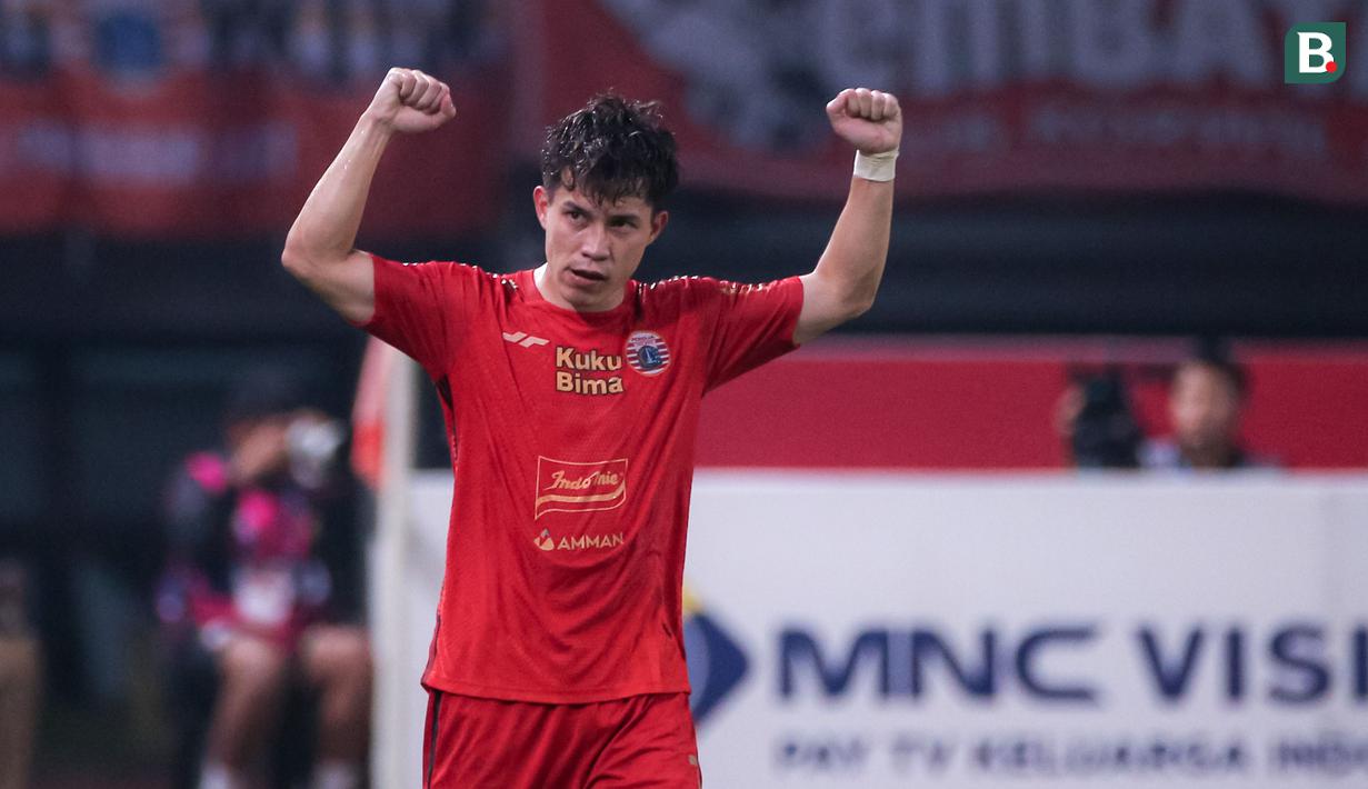 <p>Pemain Persija Jakarta, Ryo Matsumura melakukan selebrasi bersama rekannya setelah mencetak gol saat laga lanjutan BRI Liga 1 2023/2024 antara Persija Jakarta melawan Barito Putera di Stadion Patriot Candrabhaga, Bekasi, Sabtu (07/10/2023). (Bola.com/Bagaskara Lazuardi)</p>