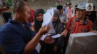 Keempat TPS tersebut adalah TPS 01, TPS 02, TPS 05, dan TPS 06 yang berada di Kelurahan Larangan Utara, Kecamatan Larangan, Kota Tangerang. (Liputan6.com/Angga Yuniar)