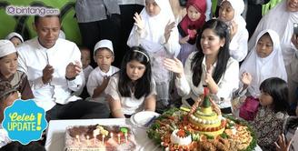  Annisa Pohan dan Agus Yudhoyono belum memiliki rencana untuk berlibur. Menghabiskan waktu bersama di rumah, hal itu sudah membuat Annisa bersyukur.
