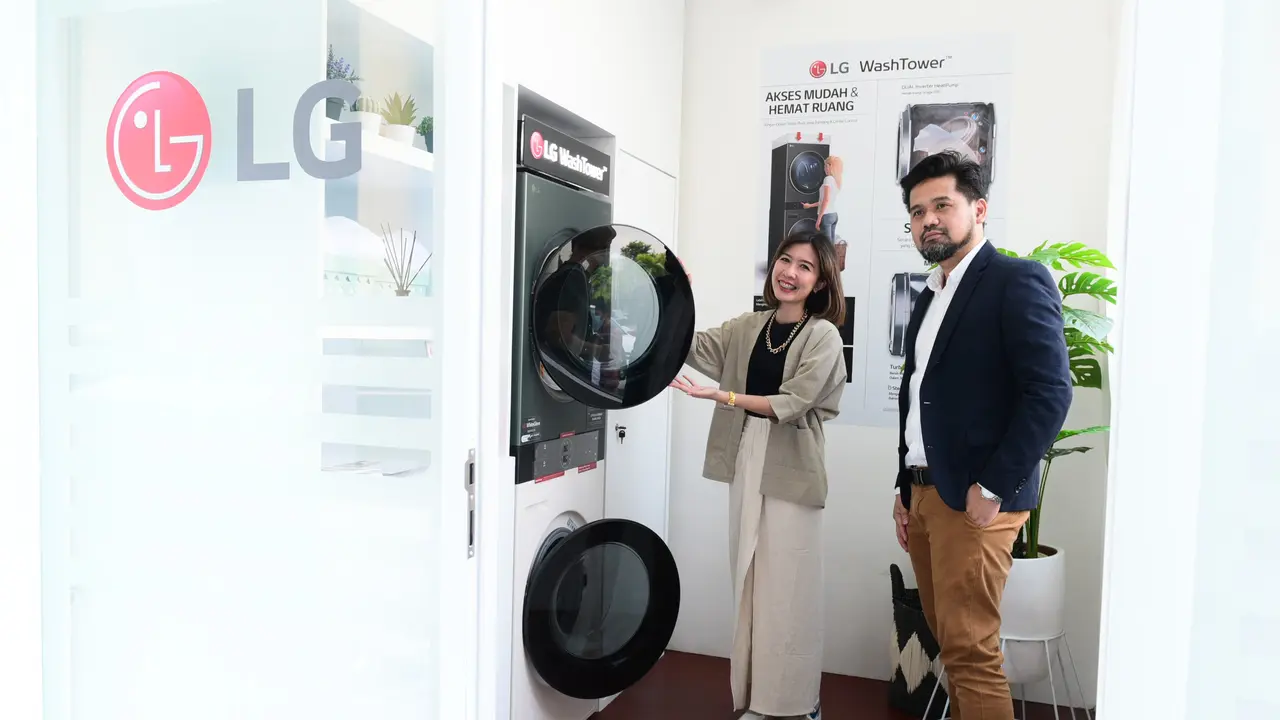 mesin cuci dan pengering pakaian berbasis AI bernama LG WashTower