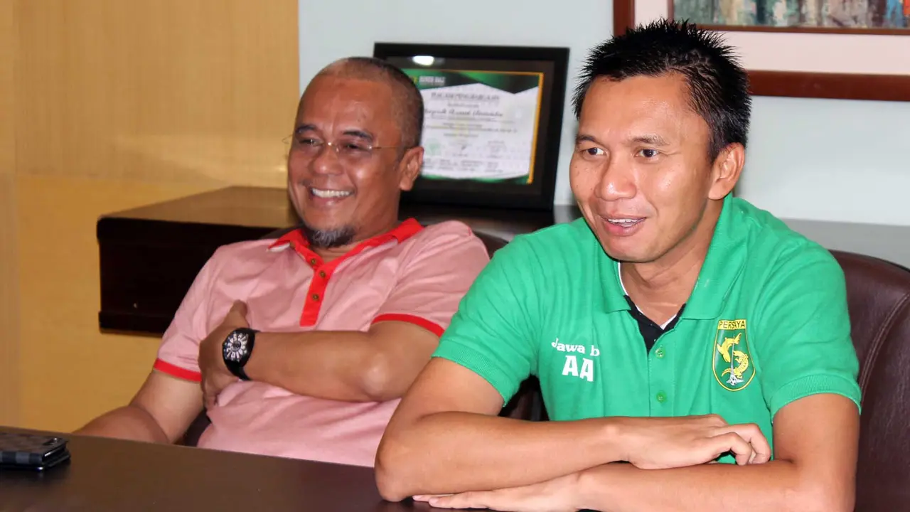 Direktur Persebaya Surabaya Azrul Ananda (kanan) (Liputan6.com / Dimas Angga Perkasa)