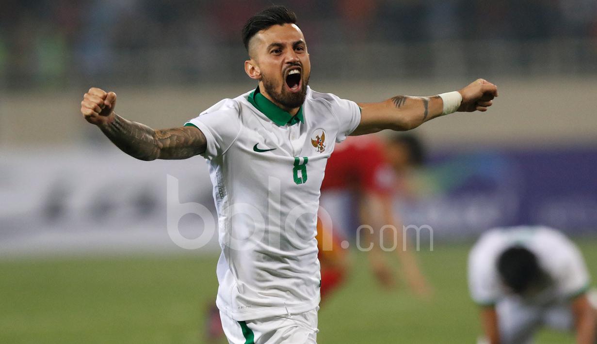 Bintang Timnas Indonesia, Stefano Lilipaly, resmi pindah dari SC Cambuur ke klub Liga 1 Indonesia, Bali United. (Bola.com/Peksi Cahyo)