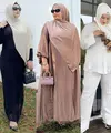 Lihat di sini beberapa potret gaya terbaru Tasyi Athasyia yang banjir pujian netizen.