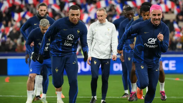 Foto: Debut Manis Kylian Mbappe Jadi Kapten Prancis, Tampil Padu dengan Griezman hingga Bantu Kandaskan Belanda di Kualifikasi Euro 2024