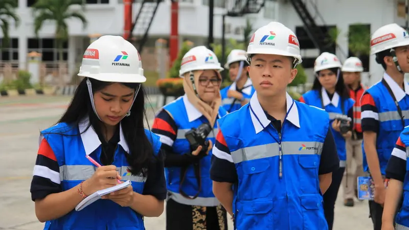 Pertamina Mengemban Tugas untuk Memproduksi dan Mendistribusi Energi yang Kita Nikmati Setiap Hari.