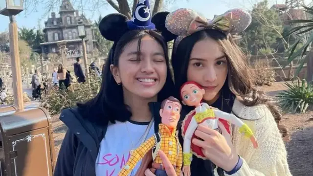 6 Potret Alleia Bareng Rekan Artis Ariel Noah, Mulai Masuk Circle Selebritas