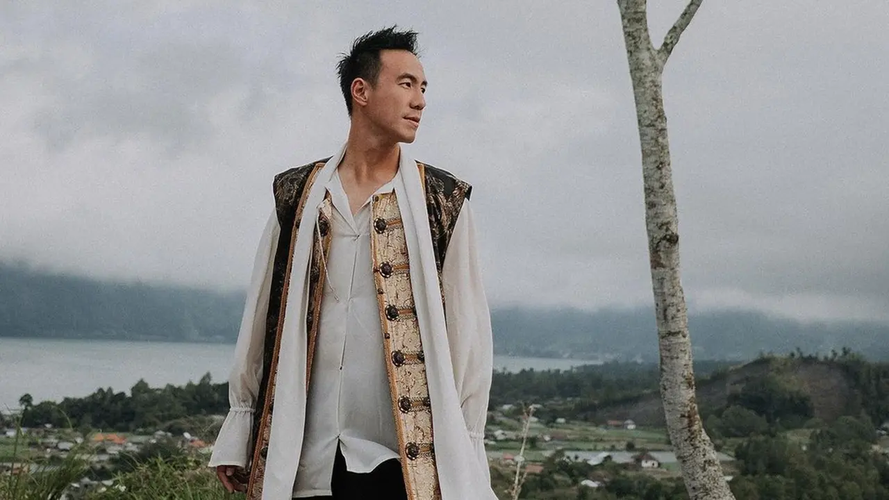 Tampil Gagah, Ini Penampilan Daniel Mananta Bergaya ala Jack Sparrow