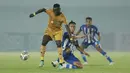 Pada pekan pertama BRI Liga 1 2021/2022 menghadapi Persiraja Banda Aceh, Ezechiel N'Douassel memborong dua gol kemenangan Bhayangkara FC yang tuntas dengan skor 2-1. Gol tersebut adalah gol ketiganya berseragam Bhayangkara FC dan gol ke-39 nya di Liga 1. (Foto: Bola.com/M. Iqbal Ichsan)