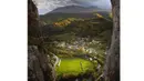 Lapangan Sepak Bola di Kljuc, Bosnia-Herzegovina dekat pegunungan dan pemandangan alam yang indah. (Photo/Instagram)