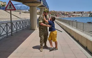 Tangis Anak Migran Hentikan Deportasi di Ceuta