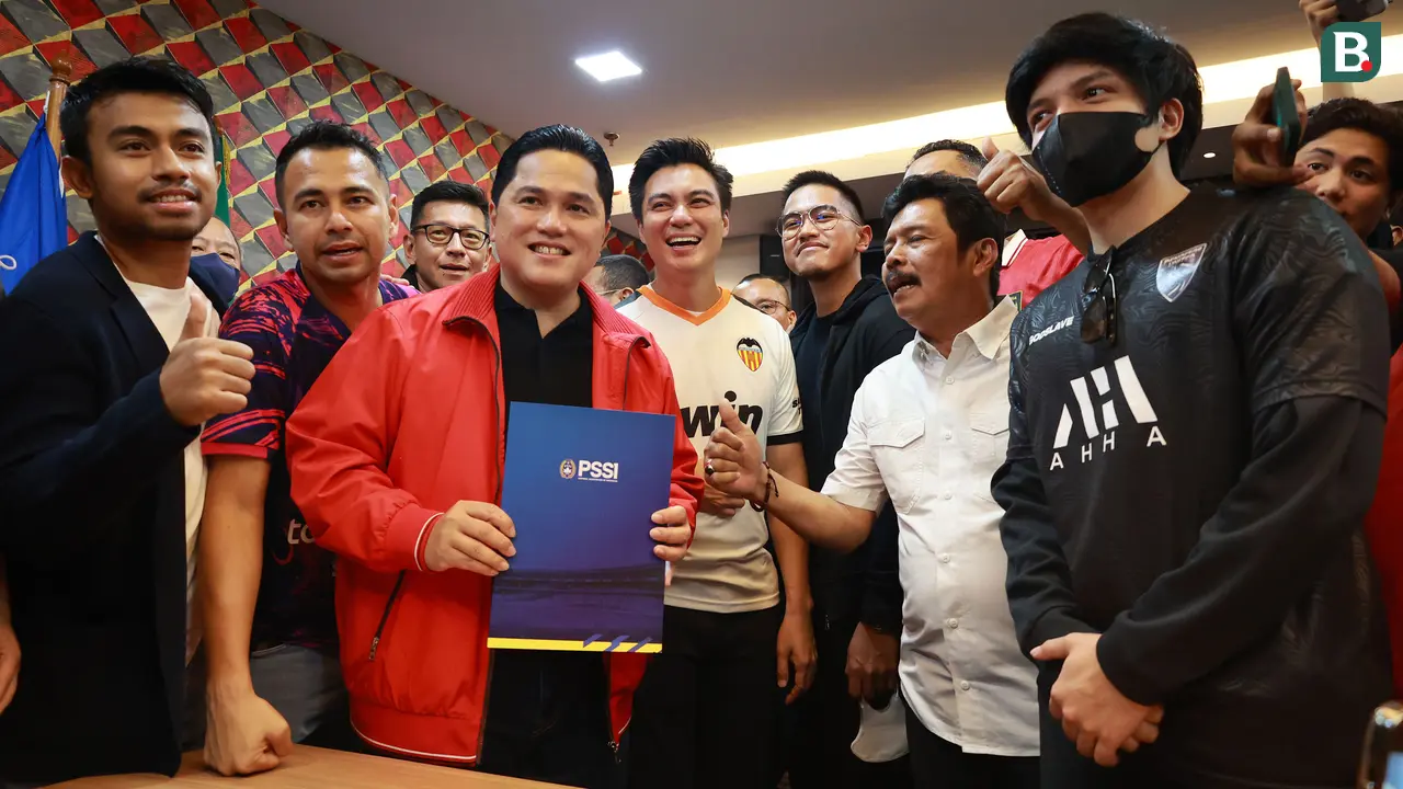 Foto: Kaesang dan Artis Ibukota Dampingi Erick Thohir Daftar Sebagai Calon Ketua Umum PSSI