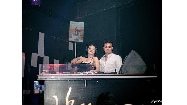 Pamer Momen Mesra, Ini 6 Potret Kebersamaan Reza Smash dan DJ Joice