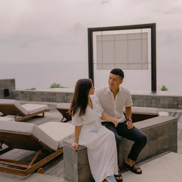Umumkan Hamil Anak Pertama, Ini 6 Momen Manis Nikita Willy dan Indra Priawan