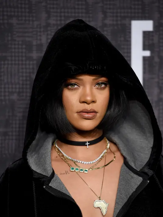 Seorang sumber terdekat mengatakan, "Rihanna mencintai Beyonce dan menghormati dia sebagai seorang wanita, teman dan seorang seniman. Hal yang sama berlaku untuk Jay,". (AFP/Bintang.com)