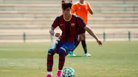 Niko Takahashi, pemain Barcelona Juvenil B yang akan memperkuat Timnas Jepang U-20 di Piala Asia U-20 2023. (twitter.com/japaofcbr)