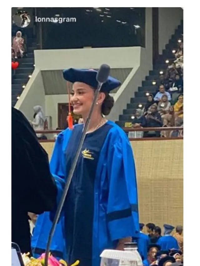 7 Potret Enzy Storia Jalani Wisuda, Tepati Janji ke Ibunda Setelah 9 Tahun