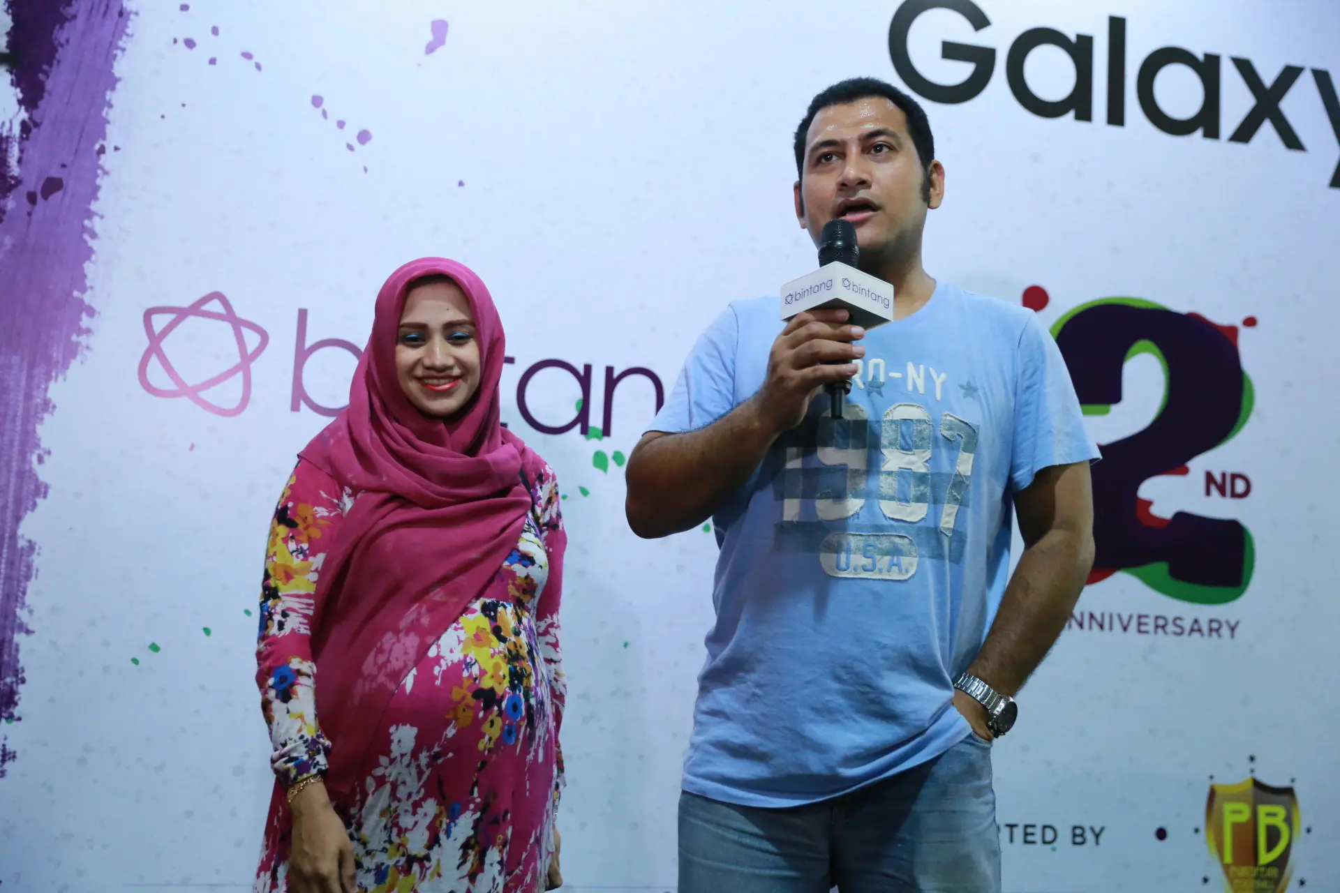 Saleh Ali Bawazier alias Said Bajuri bersama istrinya. (Adrian Putra/Bintang.com)