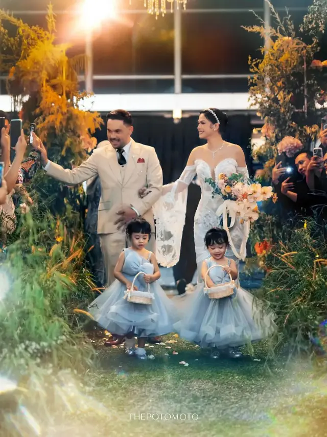 6 Potret Cantik Hana Saraswati Kenakan 4 Busana Berbeda Rancangan Renzi Lazuardi saat Menikah