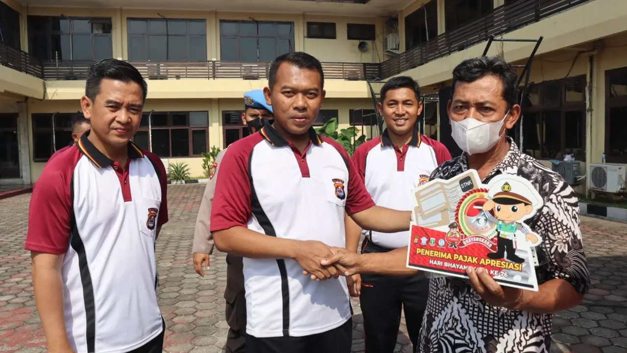 Polres Cilegon Beri Apresiasi Di HUT Bhayangkara Ke-76. (Jumat, 01/07/2022). (Dokumentasi Polres Cilegon).