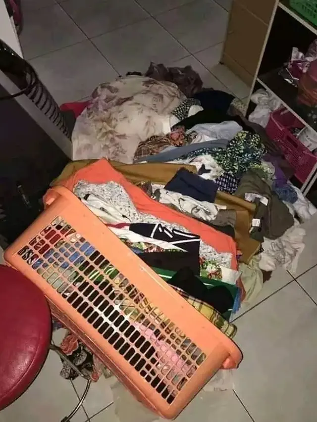 6 Momen Ceroboh Emak-Emak Saat Lakukan Pekerjaan Rumah, Apes