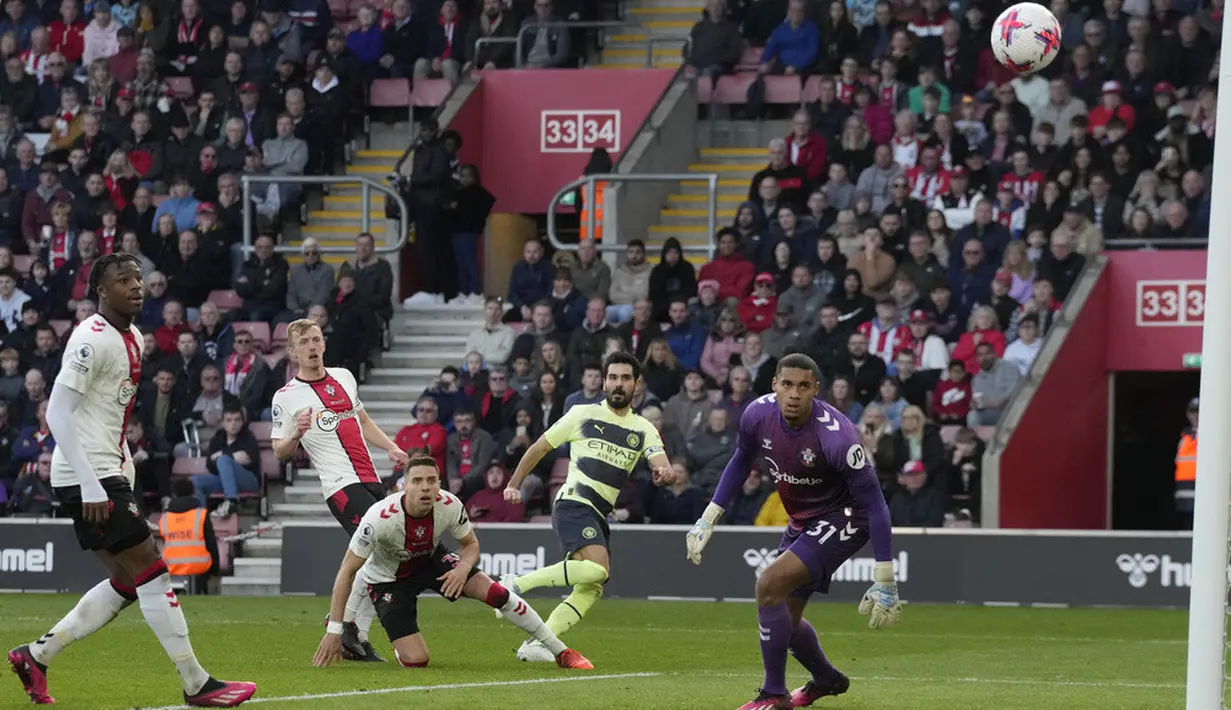<p>Southampton sempat memperkecil skor lewat S Mara di menit ke-72 yang membuat skor jadi 1-3. (AP Photo/Frank Augstein)</p>