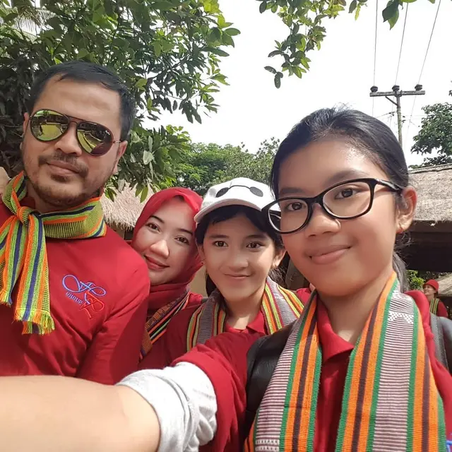 6 Potret Keluarga Haldy Sabri Sebelum Menikah dengan Irish Bella