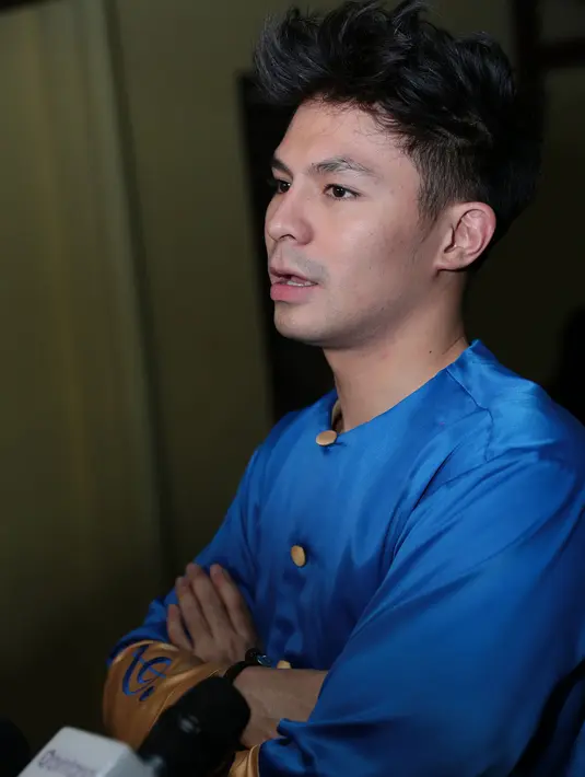 Ia pun menuturkan selalu menjaga hubungan baiknya dengan Mikha agar tidak terjadi perpisahan sampai hubungan mereka resmi di pernikahan. (Deki Prayoga/Bintang.com)