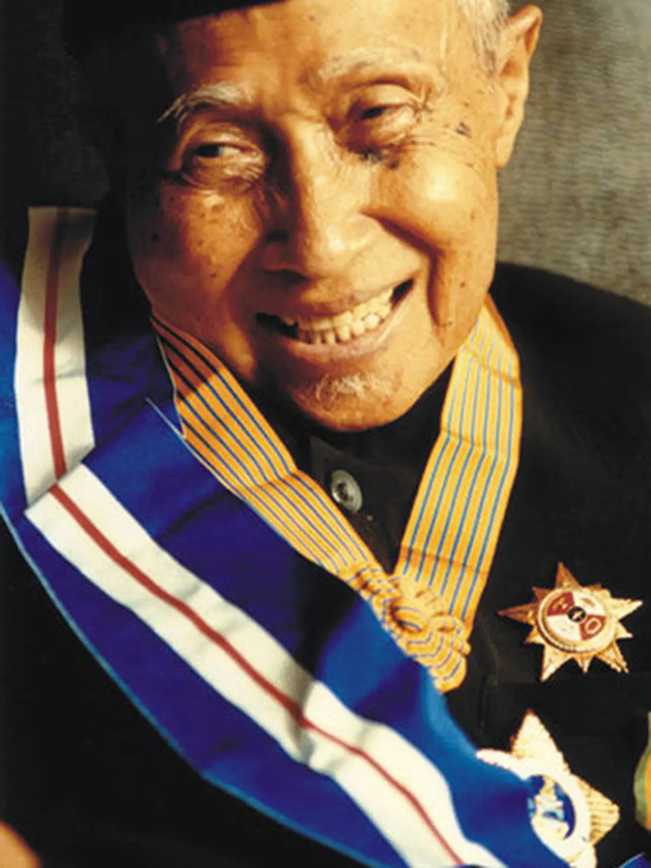 Kisah Karomah Abah Anom Suryalaya, Menaklukkan Kapten Sakti yang ...