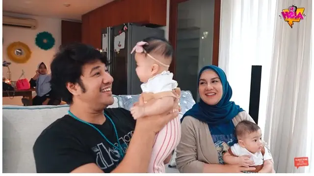 7 Momen Seru Irish Bella dan Ammar Zoni Saat Asuh Anak Kembar Syahnaz