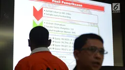 Direktorat Tindak Pidana Siber Bareskrim Polri menghadirkan tersangka BBP saat Rilis berita hoaks 7 kontainer surat suara tercoblos di Jakarta, Rabu (9/1). BBP diketahui sebagai pemilik suara rekaman hoaks yang viral tersebut. (Merdeka.com/Imam Buhori)