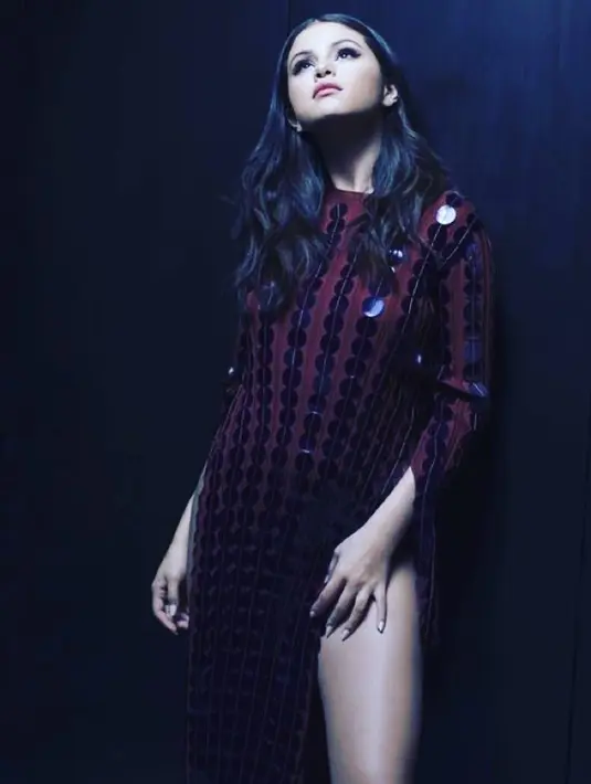 Tampilan Selena Gomez memang tak pernah mengecewakan. Ia selalu berhasil menjadi pusat perhatian publik, terutama para penggemarnya. (Instagram/selenagomez)