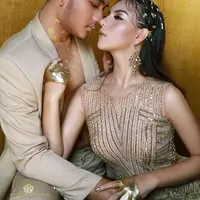 "Ini Semua tentang Cinta Emas ..." tulis fdphotography90 sebagai keterangan foto Irish Bella dan Giorgino dalam bahasa Inggris yang diunggah 12 Maret silam. (Instagram/fdphotography90)