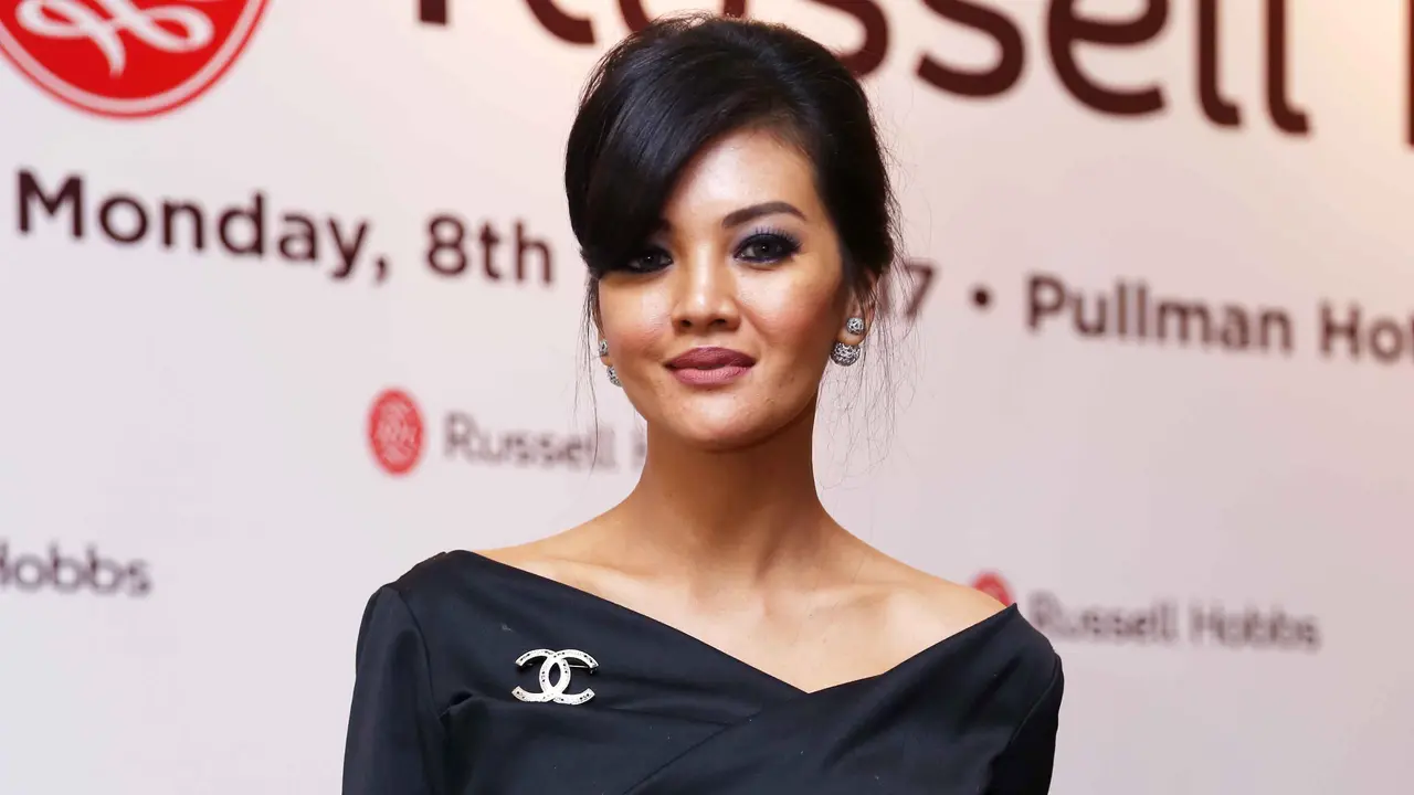 [Bintang] Farah Quinn