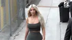 Dengan kekuatan sosial media, Kim Kardashian berhasil meraih keuntungan 5 Juta Dolar Amerika untuk penjualan parfumnya dalam 5 menit.