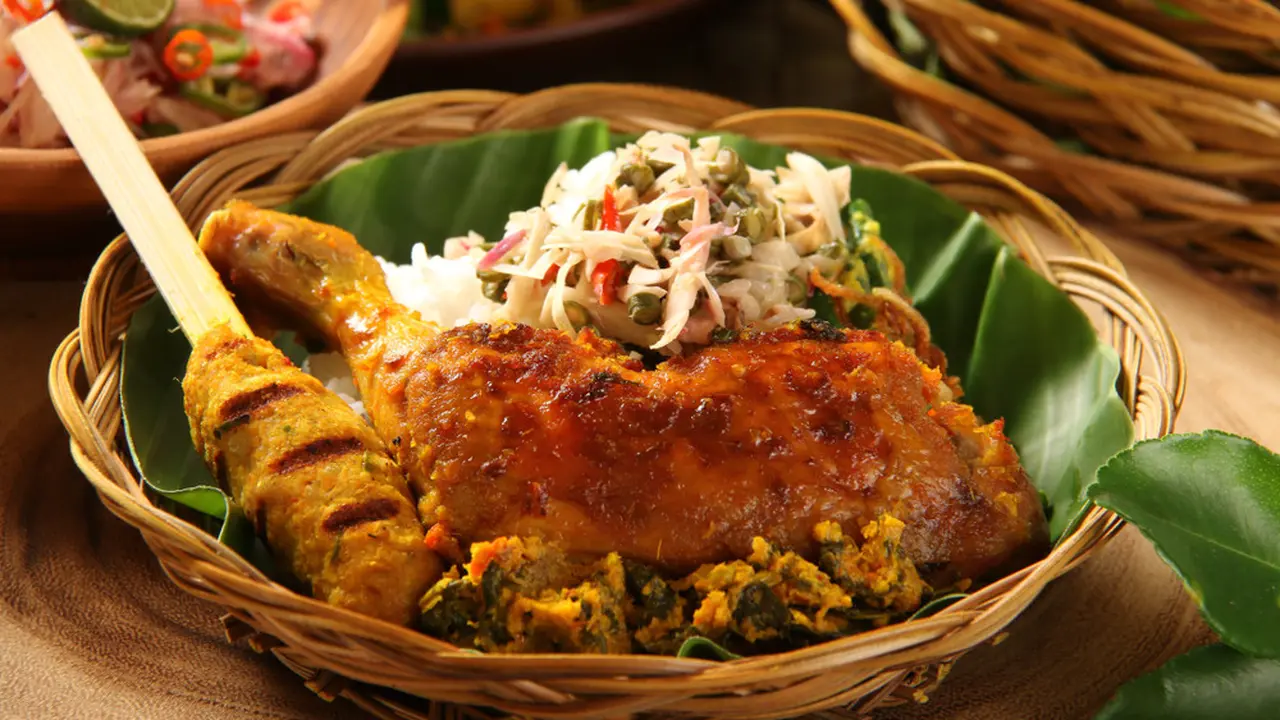 Serba-Serbi Kuliner Khas yang Tak Boleh Sampai Dilewatkan Saat Liburan ke Bali