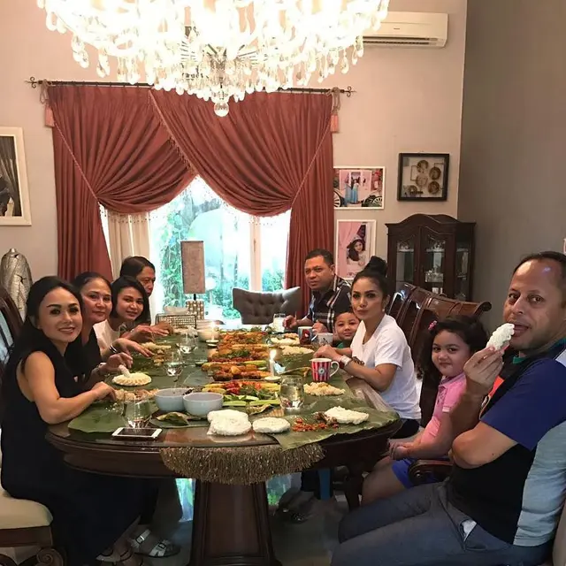 Krisdayanti dan Raul Lemos