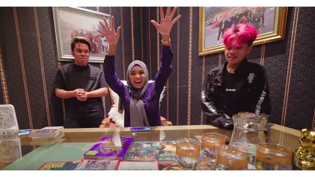 6 Momen Aurel Hermansyah 'Sungkem' ke Rumah Gen Halilintar, Tampil Berhijab