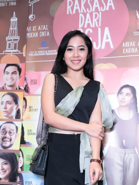 "Tadinya tuh aku deg-degan banget, aduh gimana ya lawan mainnya belum ada pengalaman sama sekali. Ternyata Abrar sangat gampang diajak kerja sama," ucap Karina Salim. (Adrian Putra/Bintang.com)