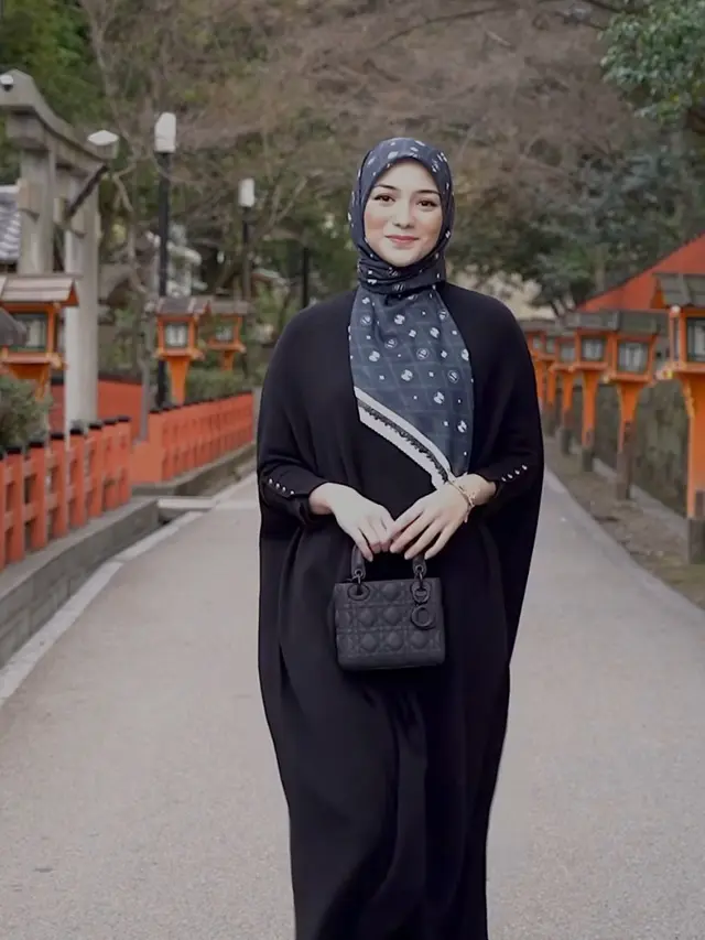 Baju Lebaran Model Dress yang Santun nan Elegan